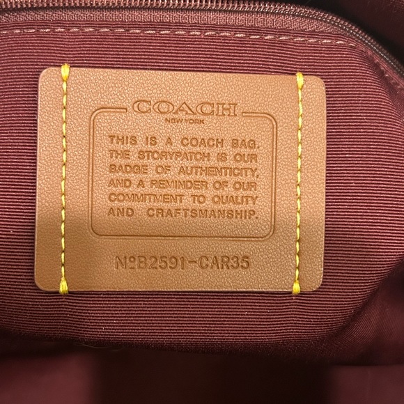 Coach (NWT) Gallery Tote Bag in Colorblock - Picture 3 of 16